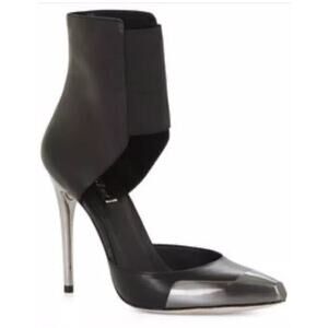 BCBG Runway Black Metal Toes woman shoes size 10